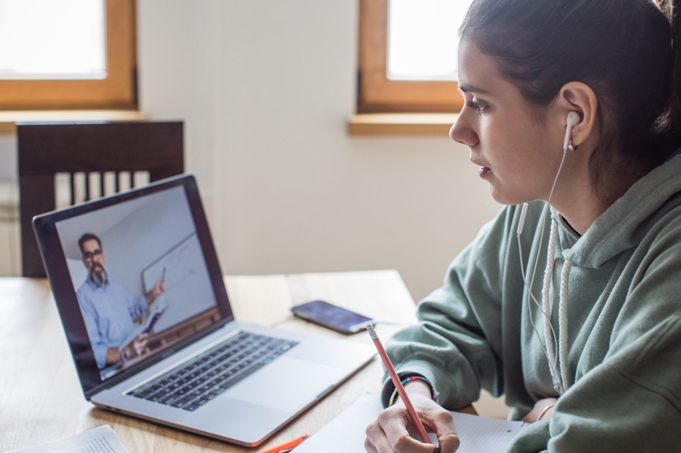 Girl studing at laptop